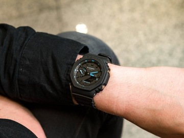 ЧАСЫ CASIO GA-2100-1A2ER G-SHOCK НЕОНОВЫЙ АКЦЕНТ