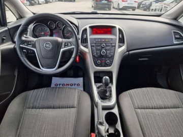 Opel Astra J Hatchback 5d 1.6 Twinport ECOTEC 115KM 2011 Opel Astra Sliczna 1.6 b Doinwestowana Bezwypadkowa Zarejestrowana Gwaranc, zdjęcie 7