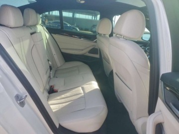 BMW Seria 5 G30-G31 2021 BMW Seria 5 540i 2021 3.0 Benzyna 335KM, zdjęcie 10