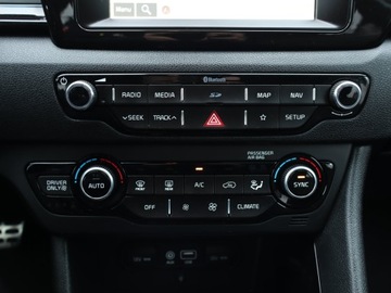 Kia Niro I Crossover 1.6 GDi Hybrid 141KM 2019 Kia Niro Plug-in Hybrid, Automat, Skóra, Navi, zdjęcie 11