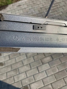 A W169 LIŠTA DVEŘE PRAVÝ PŘEDNÍ 1696900462 A1696900462 A1696900462R