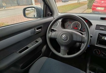 Suzuki Swift IV Hatchback 5d 1.3 92KM 2010 Suzuki Swift Suzuki Swift 2010 1.3 16V Klima Bezwypadkowy 1.3 Benzyna 92KM, zdjęcie 29