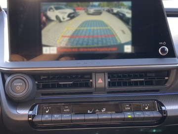 Toyota Prius V (XW60) 2.0  Hybrid Dynamic Force Plug-in 223KM 2025 Od ręki - Prestige 2.0 Hybrid Plug-in 223KM | Podgrzewane fotele!, zdjęcie 7