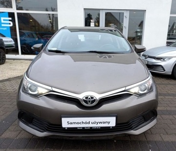 Toyota Auris II Hatchback 5d Facelifting 1.6 Valvematic 132KM 2016 Toyota Auris 1,6 16V 132kM Klimatronik,Opony zimowe,Salon Polska 1.6 132KM, zdjęcie 3