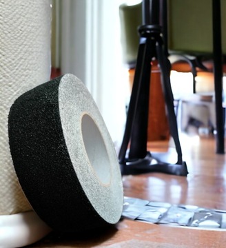 ЛЕНТА ПРОТИВОСКОЛЬЗЯЩАЯ 50/18 ДЛЯ ЛЕСТНИЦ, ЧЕРНАЯ, предупредительная, ПРОЧНАЯ ВНЕШНЯЯ