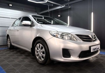 Toyota Corolla X Sedan Facelifting 1.4 D-4D 90KM 2013 Toyota Corolla Polski salon_1.4 D_90KM _ klimatyzacja _ podgrzewane fotele