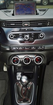 Alfa Romeo Giulietta Nuova II Hatchback 5d 1750 TBi 16v 235KM 2013 ALFA ROMEO GIULIETTA 1.8 TBi 235 KM, zdjęcie 24