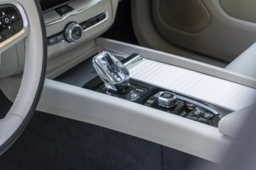 Volvo XC60 II 2025 Volvo XC 60 Plus Dark B5 AWD mild hybrid Benzyna, zdjęcie 24