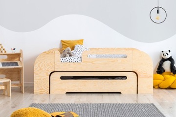 ДЕТСКАЯ КРОВАТЬ С ПЕРИЛАМИ И ДЕРЕВЯННЫМ ЯЩИКОМ