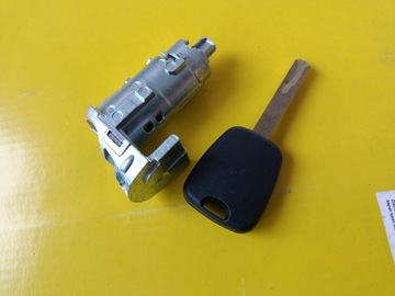 НОВАЯ ВСТАВКА ЗАМКА ЗАДНЕЙ ДВЕРИ OPEL MOVANO B