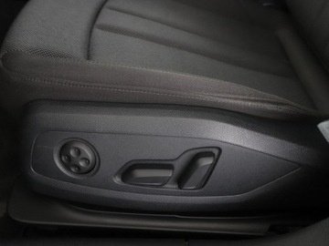 Audi A4 B9 Avant Facelifting 2.0 35 TDI 163KM 2021 Audi A4 Avant mHEV S-Tronic full LED panorama navi, zdjęcie 38