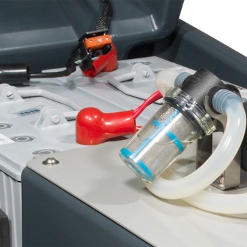 Автоматическая стиральная машина Numatic CRO8055G САМОХОДНАЯ ОЧИСТИТЕЛЬНАЯ МАШИНА, на аккумуляторе.