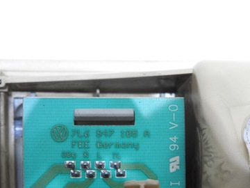 LAMPA OSVĚTLENÍ KABINY VW TOUAREG I 7L0868403