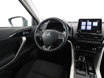 Mitsubishi Eclipse Cross SUV PHEV 2.4 188KM 2022 Mitsubishi Eclipse Cross PHEV 4x4 automat grzane, zdjęcie 15