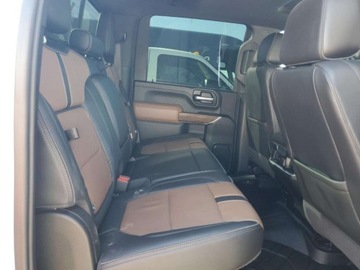 Chevrolet Silverado II 2020 Chevrolet Silverado K2500 High Country 2020 6.6l 6.6 Diesel 445KM, zdjęcie 10