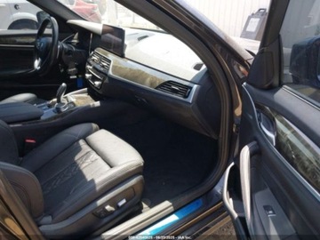 BMW Seria 5 G30-G31 2021 BMW Seria 5 530E 2021 2.0l 2.0 Hybryda 181KM, zdjęcie 9