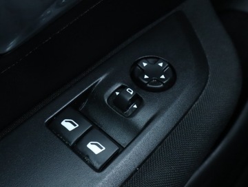 Peugeot 208 II Hatchback 1.2 PureTech 75KM 2020 Peugeot 208 1.2 PureTech, Salon Polska, zdjęcie 15