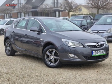 Opel Astra J Hatchback 5d 1.4 Turbo ECOTEC 140KM 2010 Opel Astra Sliczna 1.4 b Ful Opcja Bezwypadkowa Zarejestrowana Gwarancja