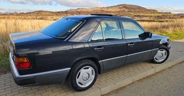 Mercedes W124 Sedan 2.0 136KM 1993 Mercedes-Benz W124 (1984-1993) 2.0I 136KM Klima Skora Z Grecji Bez rdzy, zdjęcie 1