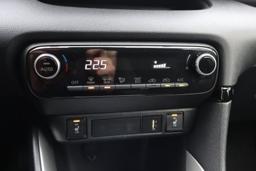 Toyota Yaris IV Hatchback 1.5 Hybrid Dynamic Force 116KM 2021 Toyota Yaris 1.5 VVT-i Hybrid, Salon Polska, zdjęcie 15