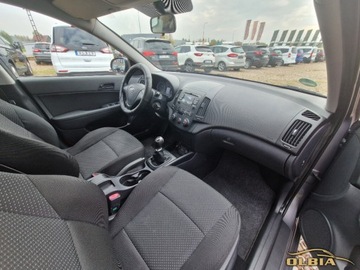 Hyundai i30 I CW Facelifting 1.4 DOHC 109KM 2010 Hyundai i30 Hak Usb iPOD Aux Mp3 1.4 Benzyna 109KM, zdjęcie 18