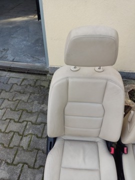 MERCEDES W204 C КЛАССА ПЕРЕДНИЕ СИДЕНИЯ, БЕЛАЯ КОЖА, СПРАВА