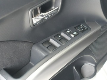 Mitsubishi Outlander II 2.4 MIVEC 170KM 2009 Mitsubishi Outlander 2.4, zdjęcie 17