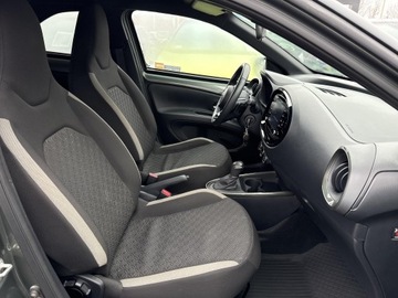 Toyota Aygo X 1.1 VVT-i 72KM 2023 Toyota Aygo X 1.0 VVT-i Style CVT 1.0 VVT-i Style, zdjęcie 8