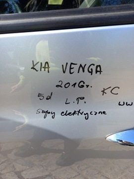 DVEŘE LEVÉ PRAVÉ PŘEDNÍ KIA VENGA 2016R 5D KC