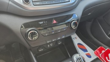 Hyundai Tucson III SUV 1.6 GDI 132KM 2016 Hyundai Tucson Climatronic, zdjęcie 16