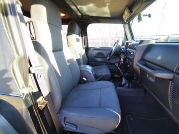 Jeep Wrangler II 4.0 i 178KM 2006 JEEP WRANGLER II (TJ) Wyciągarka, Manual, 53611 mil,2xklucz, 4.0 i 178KM, zdjęcie 9