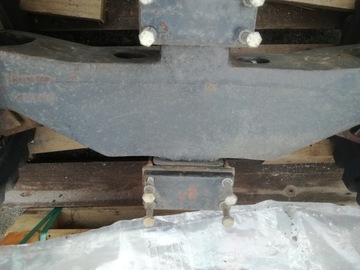 Вилочный погрузчик с рулевой осью