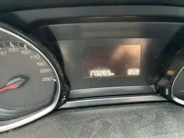 Peugeot 308 II SW 1.6 BlueHDi 120KM 2015 Peugeot 308 SW 1.6 HDI 120 KM Skóry Panorama dach, zdjęcie 6