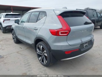 Volvo XC40 2025 Volvo XC 40 Plus Bright Theme 2025 2.0l 2.0 Benzyna 247KM, zdjęcie 3