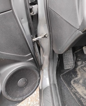 Honda Civic VIII Hatchback 3d 1.4 i-VTEC 100KM 2009 Honda Civic 2009r, 1.4 Benzyna. Lekko uszkodzony lewy bok. Jezdzi. 1.3, zdjęcie 21