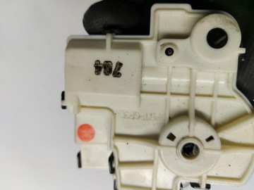 TOYOTA PRIUS IV Замок лючка бензобака