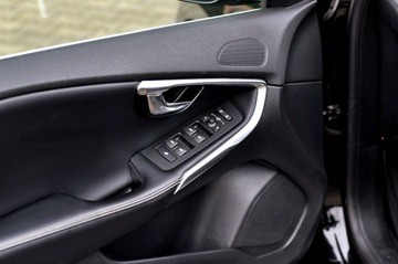 Volvo V40 II Hatchback Facelifting 2.0 D2 120KM 2017 Volvo V40 2.0 D2 Lift R-Desing Full Led Navi, zdjęcie 10