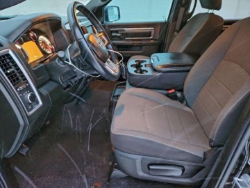  RAM 1500 Classic Slt 2022 5.7 Benzyna 395KM, zdjęcie 7