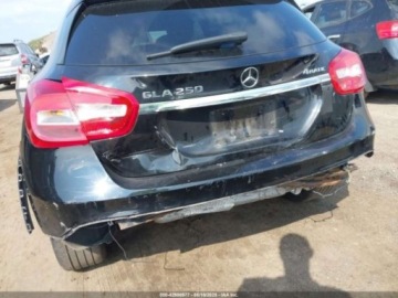 Mercedes GLA I 2019 Mercedes-Benz GLA 2019 MERCEDES-BENZ GLA 250 4MATIC 2.0 Benzyna 208KM, zdjęcie 9