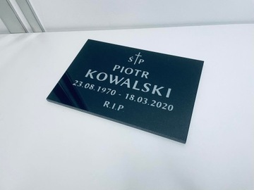 TABLICA NA POMNIK TABLICA GRANITOWA 30x20 z napisem