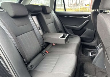 Skoda Octavia III Kombi Facelifting 2.0 TDI 184KM 2020 Skoda Octavia 4x4 2.0 TDI 184KM Style Kamera Czujniki Led Climatronic Podg, zdjęcie 13