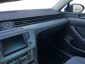 Volkswagen Passat B8 Limousine 1.4 TSI BlueMotion Technology 125KM 2017 Volkswagen Passat Limousine 1.4 TSI BMT 125 KM 6-biegowa manualna Salon Po, zdjęcie 11