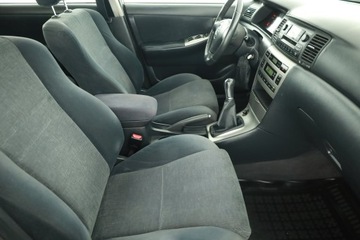 Toyota Corolla IX (E12) Kombi 2.0 D-4D 90KM 2004 Toyota Corolla 2.0 D-4D, HAK, Klima, Klimatronic, zdjęcie 6