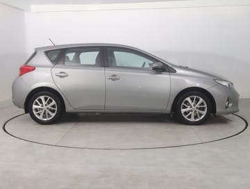 Toyota Auris I Hatchback 5d Facelifting 1.4 D-4D 90KM 2012 Toyota Auris 1.4 D-4D, Salon Polska, Serwis ASO, zdjęcie 5