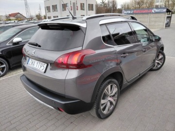 Peugeot 2008 I SUV Facelifting 1.2 PureTech 130KM 2019 Peugeot 2008 130 KM Klimatronik Sensor PDC Navi 1.2 Benzyna 130KM, zdjęcie 6