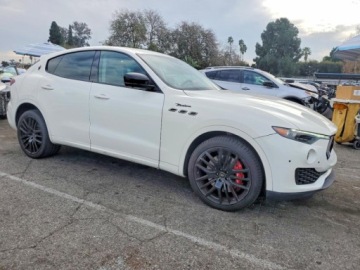 Maserati Levante 2023 Maserati Levante Modena, 2023r., 4x4, 3.0L 3.0 Benzyna 424KM, zdjęcie 1