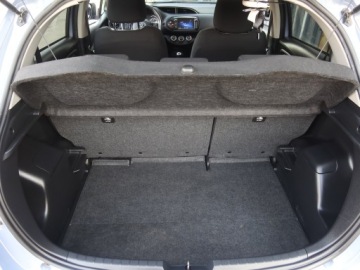 Toyota Yaris III Hatchback 5d Facelifting 2017 1.5 Dual VVT-iE 111KM 2017 Toyota Yaris 1.5 Dual VVT-i, Salon Polska, Klima, zdjęcie 13