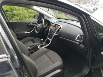 Opel Astra J GTC 1.4 Turbo ECOTEC 140KM 2013 Opel Astra 1,4 T140KM Klimatr Temp Alu17 LIFT, zdjęcie 18