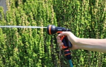 2 пульверизатора для садового шланга, комплект многофункциональных разбрызгивателей.