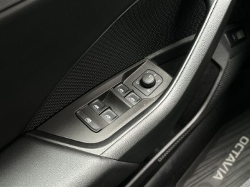 Skoda Octavia IV Liftback 1.5 TSI EVO 150KM 2023 Skoda Octavia 1.5TSI 150KM Style DSG l LED Matrix,, zdjęcie 16